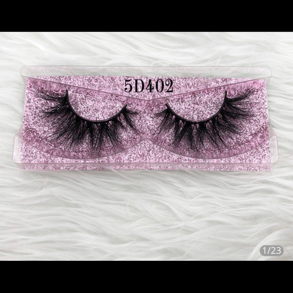 Lashes - Picture 3 of 6